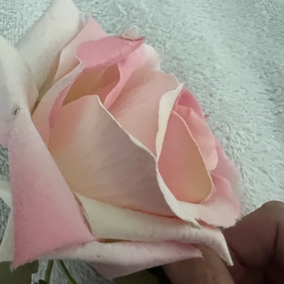 VINTAGE FABRIC ROSE WITH METAL CLIP - Picture 3 of 7